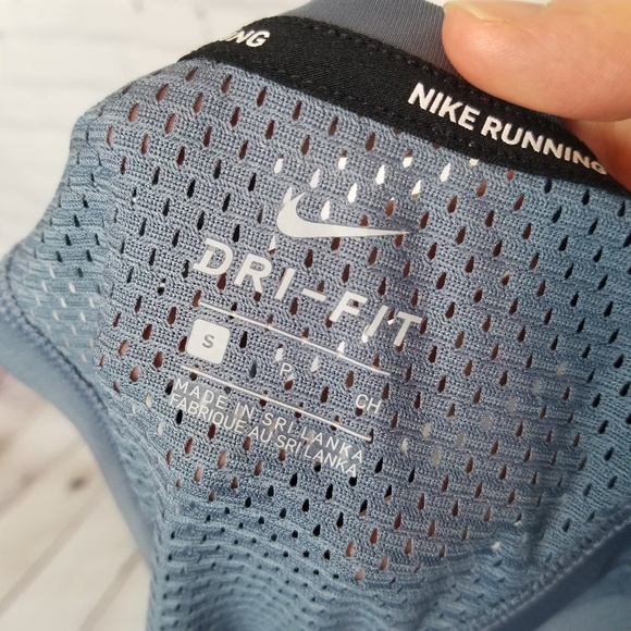 Nike|NWT Run Gray Holographic Logo Mesh Back Tank - Picture 6 of 8